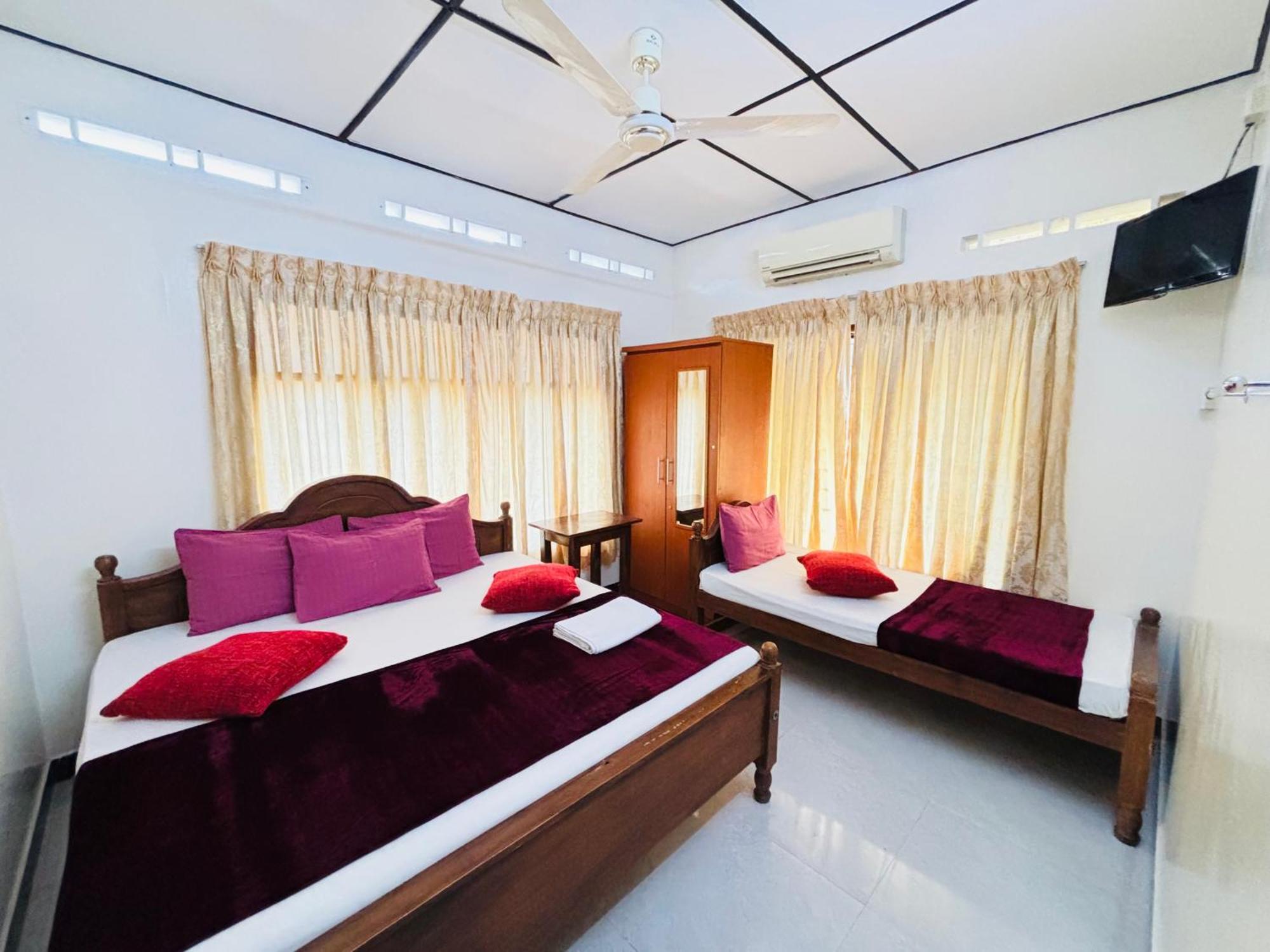 Yaarl Holiday Jaffna Luaran gambar